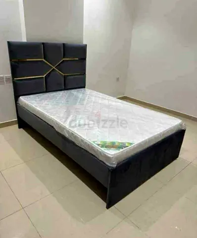 Queen size bed with mattress brand new selling