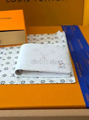 Louis vuitton multiple wallet in white