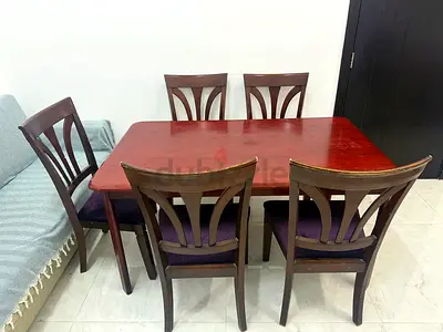 5-Seater Wood Dining Table Set – Good Condition