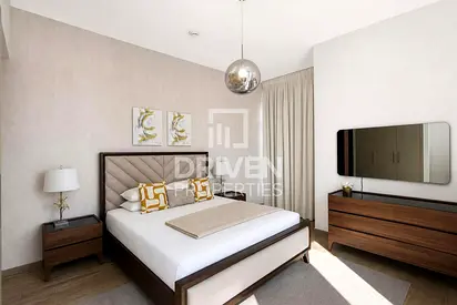 Fully Furnished | Canal View | Mid Floor