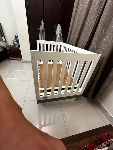 Baby crib with bed option from juniors
