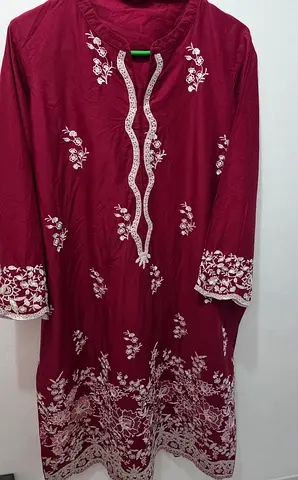Maroon embroidered long kurta / trouser duppta- women's traditional wear, good condition