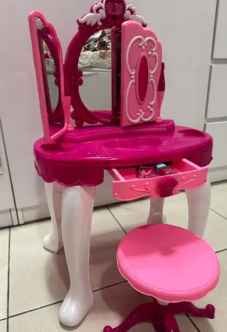 Dressing table for kids