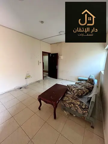 فرصة ذهبية للإيجار استديو المجرة يوجد تكييف مركزي  موقع ممتاز  ترجمه