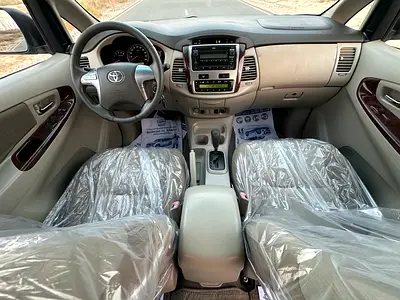 صورة 9 لـ 2014 Toyota INNOVA