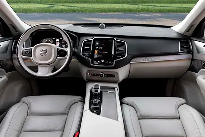 2022 Volvo XC90 — фото 8