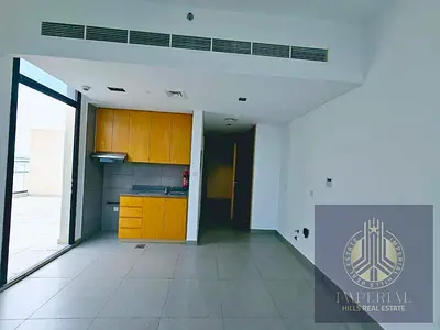 شقة فاخرة للبيع في الممشى استلام بعد شهرين من الان غرفة وصالة استثمار عالي