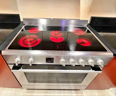 Bosch brand cooker electric stove top 5 burnal very good condition and everything ok size 90/60cm