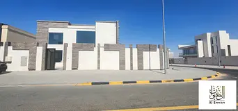 Villa for sale 6 bhk in Al- hochi aera. Corner villa