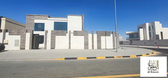 Villa for sale 6 bhk in Al- hochi aera. Corner villa