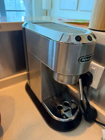 De'Longhi Dedica Arte Espresso Machine (EC885.M) – Near Mint / Barely Used