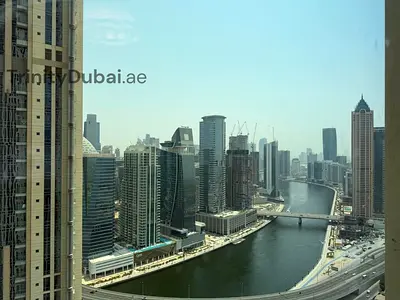 Canal Views | Bright & Spacious Layout