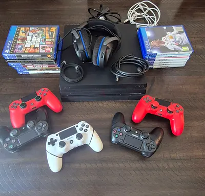 PS4 Pro 1TB Bundle – 5 Controllers + Headset + 15+ Games