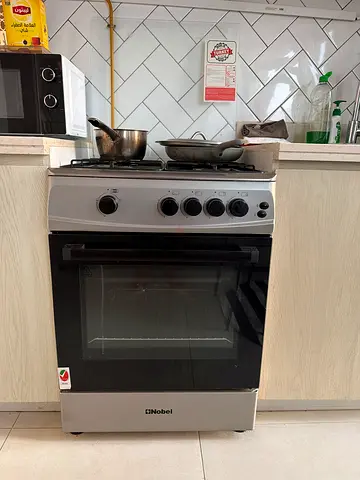 Used Nobel freestanding gas oven and stove - good working condition