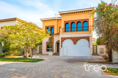 Upgraded 6 BR Villa | Private Pool | Ensuite