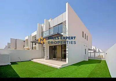 تاون هاوس واسع من 5 غرف نوم | سيكامور داماك هيلز 2 | إطلالة على الفناء