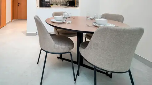 BRAND NEW Wooden Round Dining Table with 4 Chairs