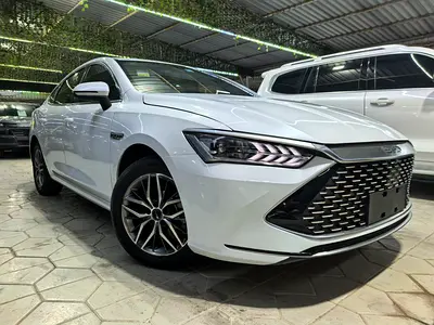 *** FINANCE, GCC, PLUG IN HYBRID, 2Y WARRANTY PLUS 2Y SERVICE CONTRACT INCLUDED ***