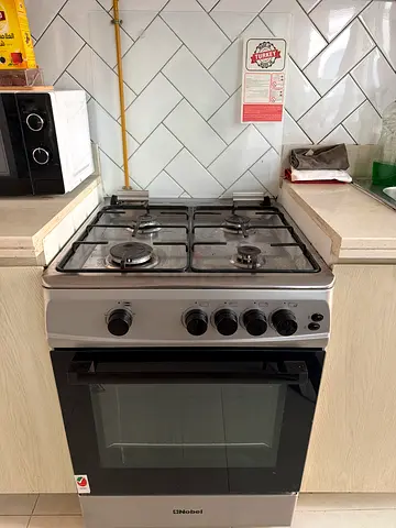 Used Nobel freestanding gas oven and stove - good working condition
