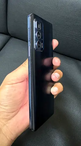 Motorola edge 20 pro- Storage 256 Ram 12.Bluetooth not working.Otherwise everything working properly