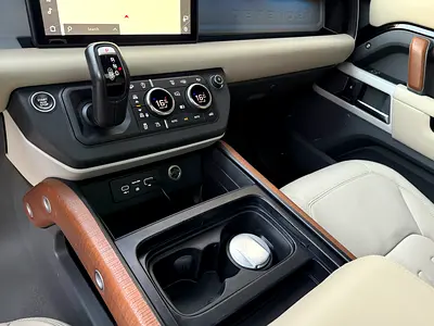 Land Rover Defender 90 X-Dynamic HSE P400, миниатюра 9