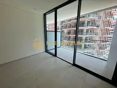Vacant | Large Layout | Premium Amenities