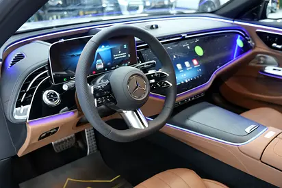 Mercedes-Benz E-Class E 300, миниатюра 10