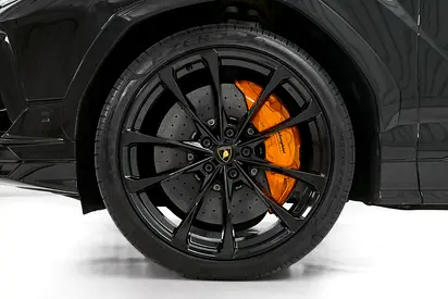 2023 Lamborghini URUS photo 7