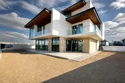 Single Row | Close to Amenities | Mortgageable