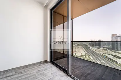 High Floor Living | Elegant Studio | Canal View