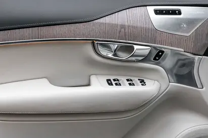 2022 Volvo XC90 — фото 13