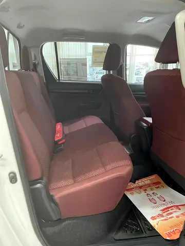 2025 Toyota HILUX 缩略图 18