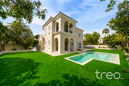 Huge Plot | Vastu | Private Pool | Great Location