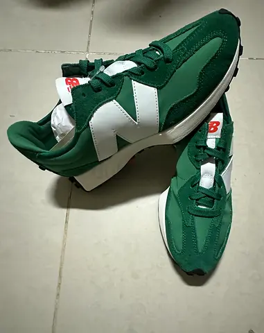 New balance U327EB size 10Us, 44EU  100% original