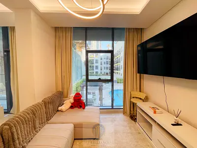 🏡 Price Negotiable | Customizable to Your Needs | 1 Min Walk to Circle Mall
