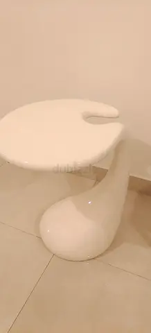 Modern white sculptural side stool / accent table