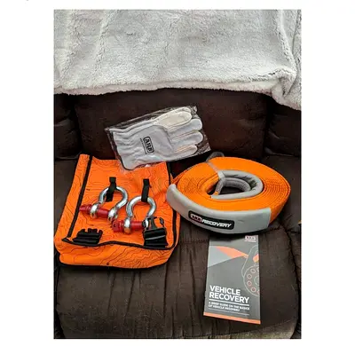 ARB Weekender Recovery Kit - Tow Strap, Shackles & Gloves (Like New)