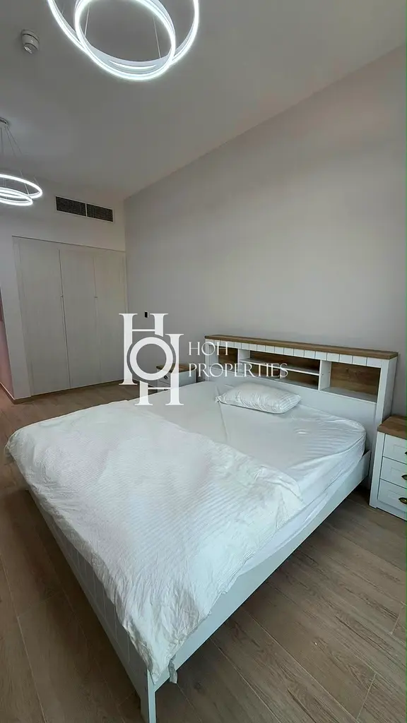 First move in | Vacant | Mid Floor - Premium Furnished