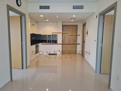 شقة بغرفتي نوم | برج أيكون سيتي C | إطلالات على القناة والأفق