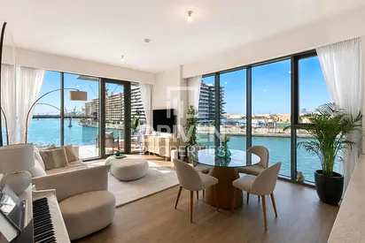 Panoramic Canal and Burj Khalifa View | Low Floor