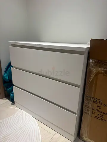 Chest of drawers