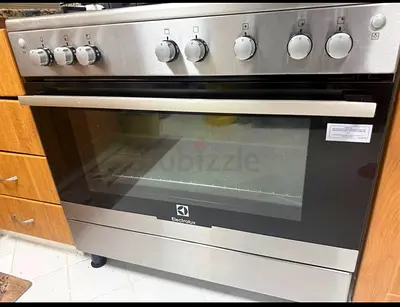 Electrolux freestanding stainless steel gas oven and hob - good condition