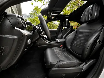 2025 Mercedes-BENZ C-CLASS photo 4