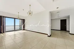 Vacant | Maids | 2 Parkings | Lake and Golf Views
