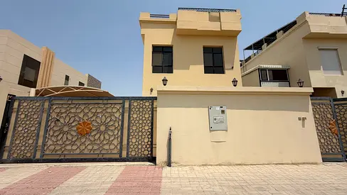 Spacious 5BR Villa With Maid’sroom For Rent in Hoshi