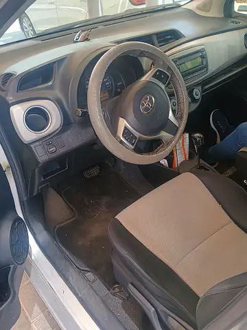 صورة 9 لـ 2013 Toyota YARIS