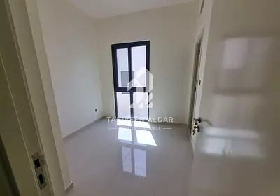 Largest Garden | Single Row | Vacant August 30