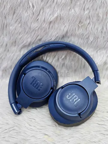 JBL Tune wireless over-ear headphones 710BT
