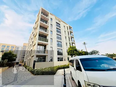 LUXURY STUDIO WITH BALCONY WARDROBE GYM POOL JUST 35K