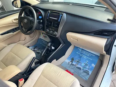 2022 Toyota YARIS 照片 12